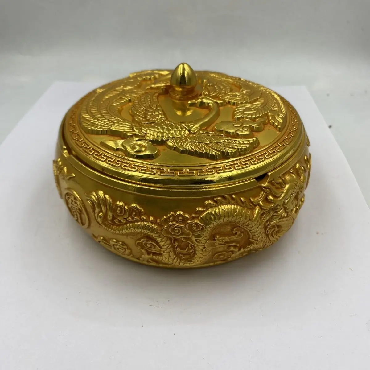Collection of gilt antique Daqing ashtray home living room cornucopia Chinese office car ornament gifts