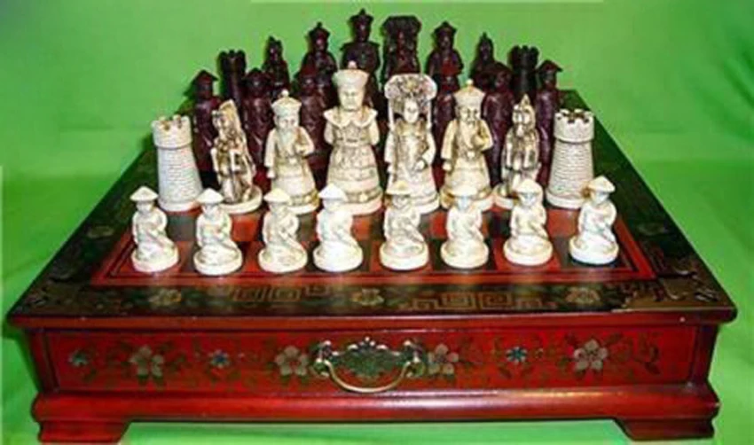 Classic famous32 Pieces Chess A set of Leatherette wooden Coffee table Warriors