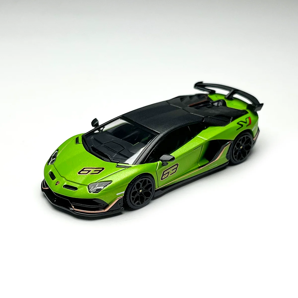 1-64-scale-lamborghini-super-sport-svj-lp770-4-an-alloy-cast-miniature-replica-car-figurine-for-adults-as-a-decorative-item