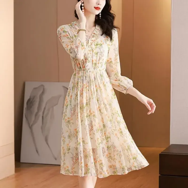 Robe en mousseline de soie à fleurs pour femmes, nouveau style de mode, col en V, coutures épissées, mince, mi-longue, robe d'été, printemps, été