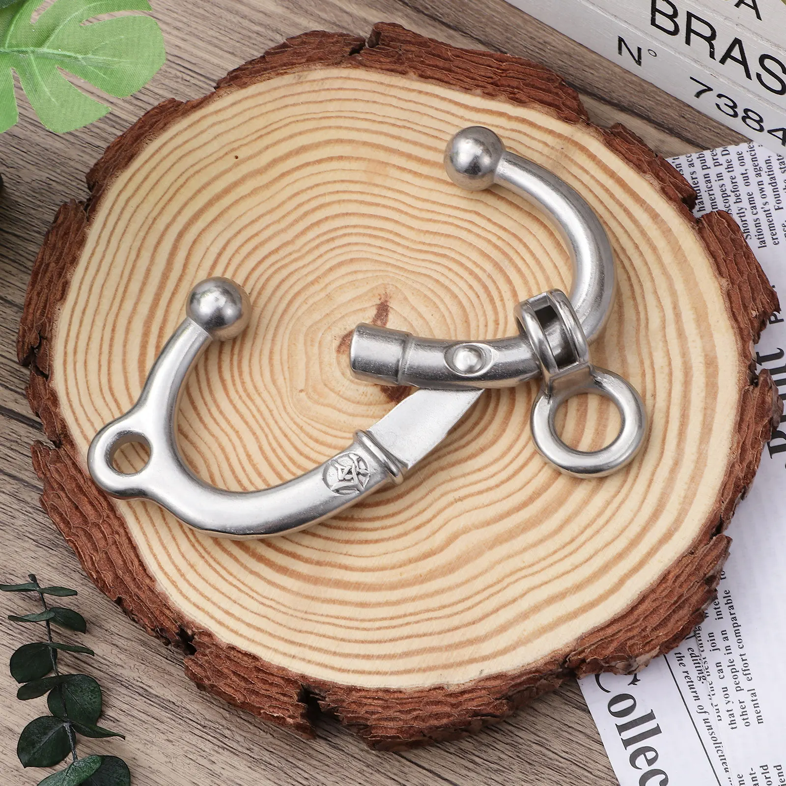 

Stainless Steel Cattle Nose Ring for Bulls Cow Farm Livestock Rings Weaning Tool 1100 Pounds Spring Function Practical