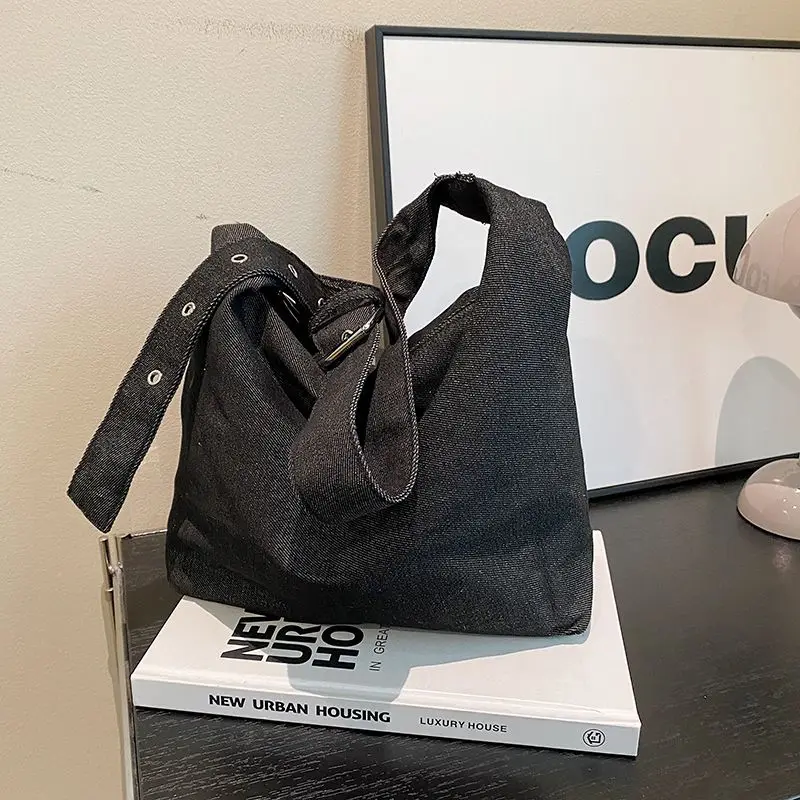 

New versatile Women's crossbody bag fashion shoulder tote bag Retro Underarm Bag Large Capacity Commuting Tote small handbag