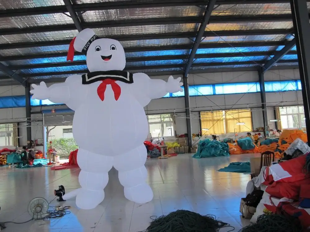 Beleuchtung Ghostbusters Stay Puft Aufblasbarer Marshmallow-Mann für Werbung, aufblasbares Poolspielzeug, aufblasbare Wasserrutsche