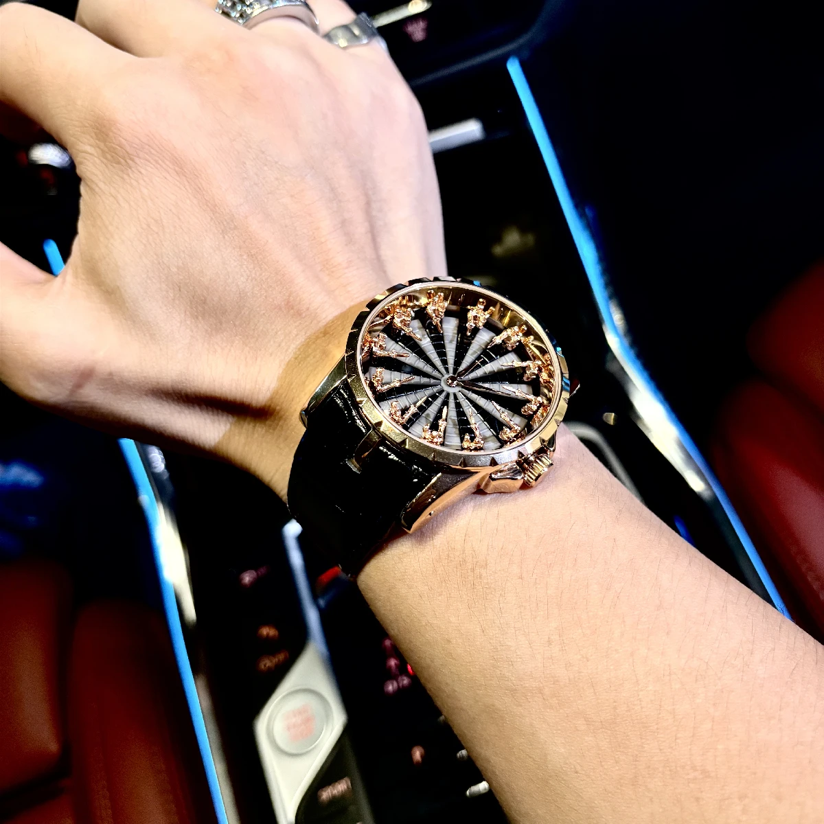 اثني عشر فرسان الأعمال الفاخرة ساعة رجالي مقاوم للماء الراقية ساعة رجالي الفولاذ المقاوم للصدأ موضة ساعة كوارتز ساعة رجالي Roun