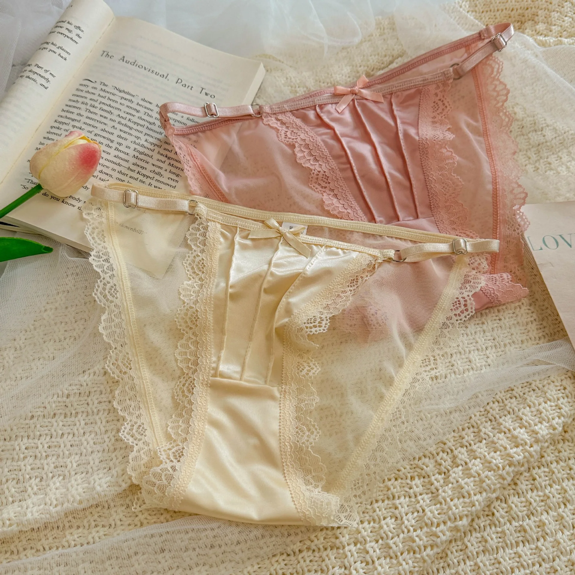 Two-piece set of Japanese satin sexy lace panties for women, pure lust mesh, breathable cotton briefs, elegant yet fun.