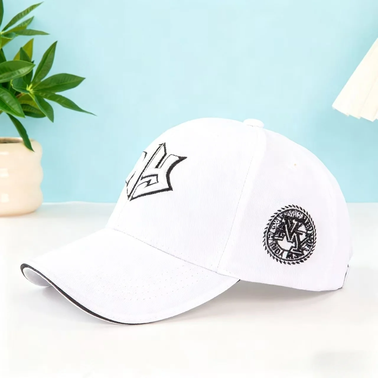 قبعة بيسبول كلاسيكية نيويورك بيضاء - قبعة أبي للجنسين بحزام قابل للتعديل: نمط رياضي قديم للارتداء اليومي والأنشطة الخارجية و #4