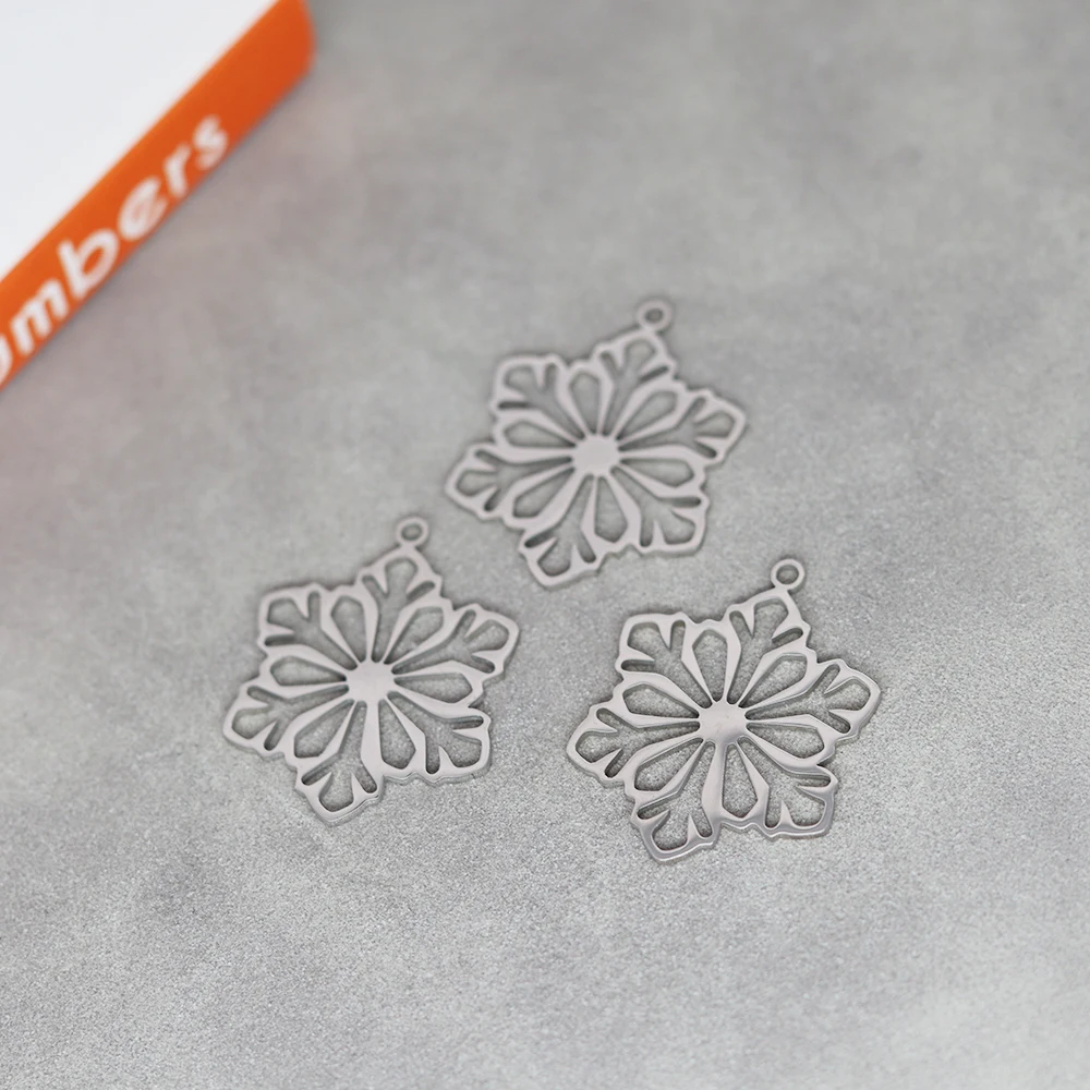 3pcs/Lot Stainless Steel Hollow Snowflake Shaped Accessories Findings For Fashion Jewelry Making DIY Handmade Craft Gift