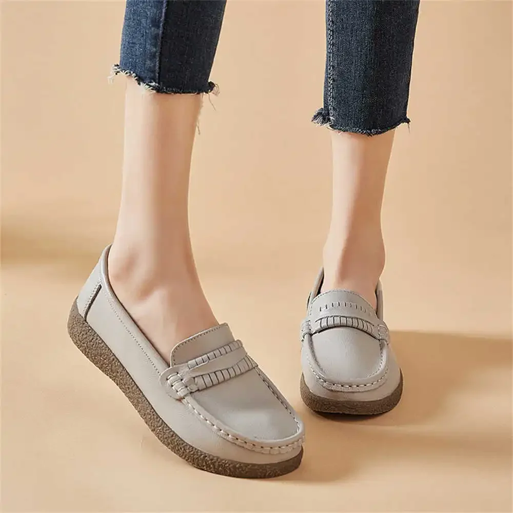 Non Slip Nonslip Golf 4 Flats Women Summer Shoes Women Sneakers 2024 Sports Chassure Bascket Premium Retro Factory Popular