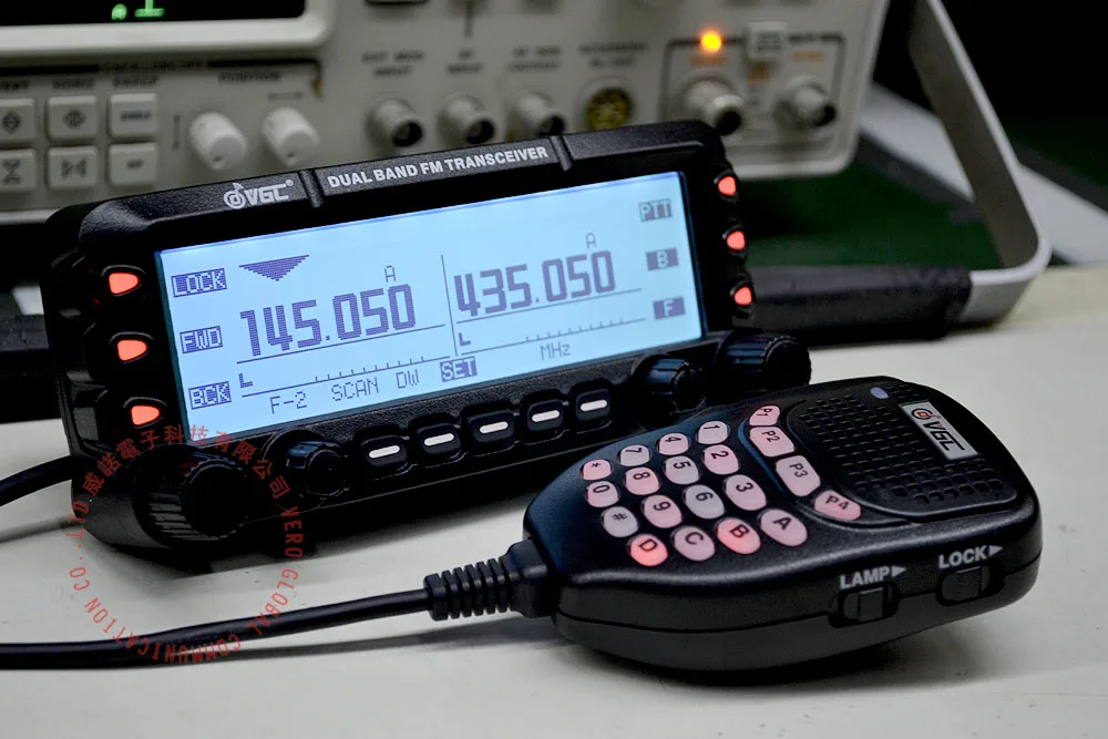 VR-6600PRO Prosciutto mobile tri-band da 50 Watt per dispositivo radio Walkie talkie efficiente per comunicazione mobile