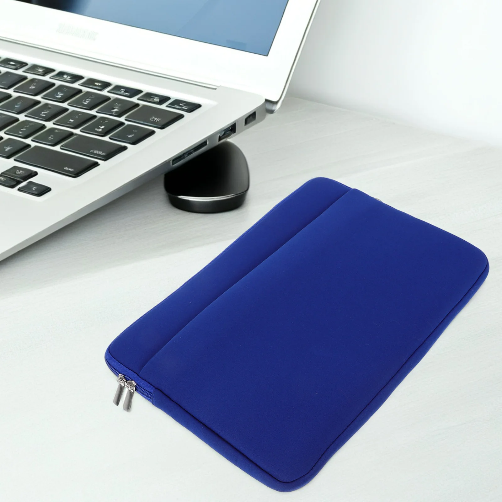 

Durable Laptop Bag for Men Shockproof Anti-Scratch Lightweight Padded Laptop Sleeve Computer Bag for Men