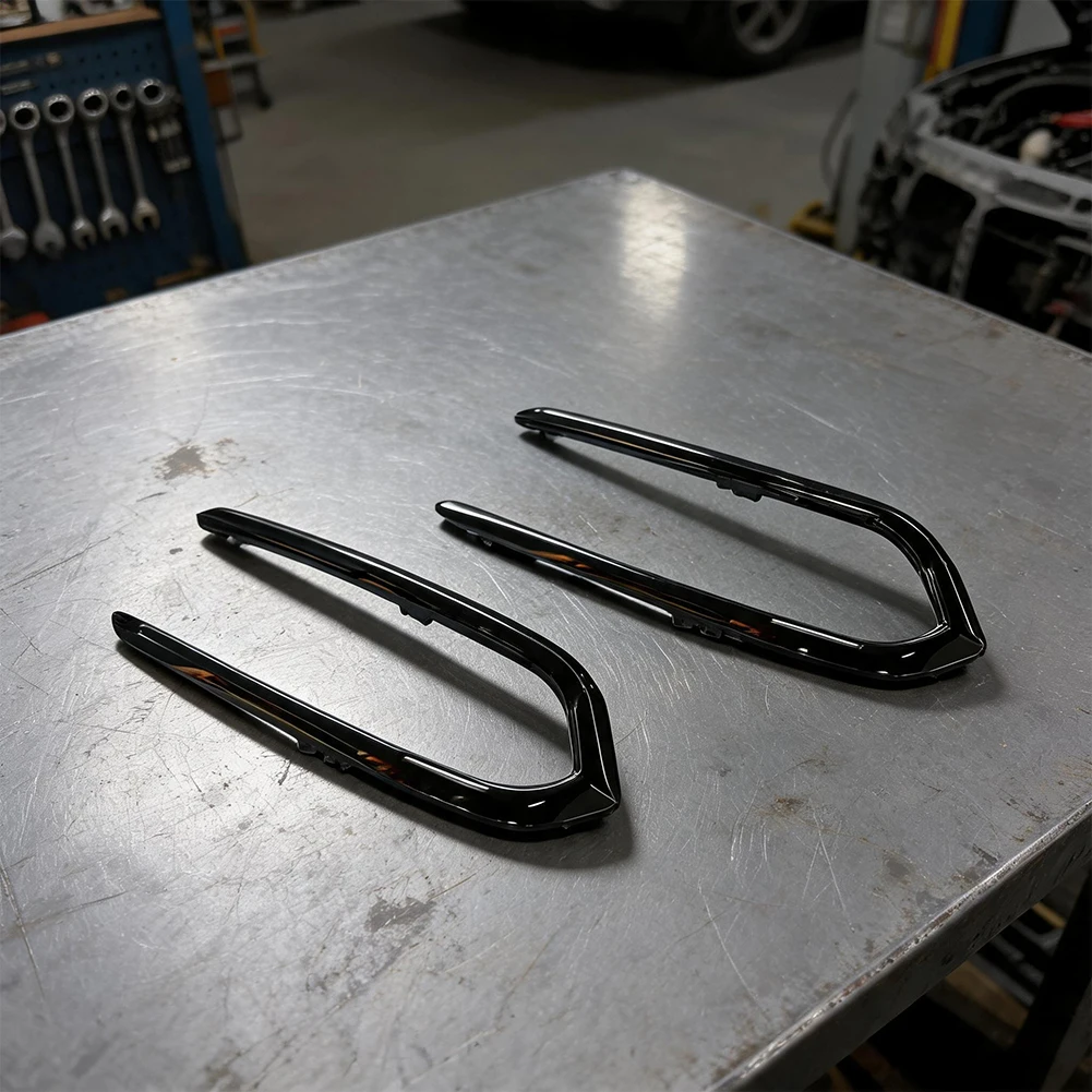 OEM-Style Fog Lamp Frame Grille Trim for Toyota For Sienna 2021 2022 2023 2024 Two-Piece Set Includes Both Sides