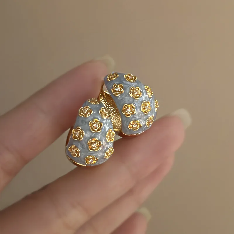 2026 New Retro Blue/White Rose Flower Paved Hoop Earrings for Women Elegant Drip Oil Flower Earrings Fashion Jewelry Party Gift