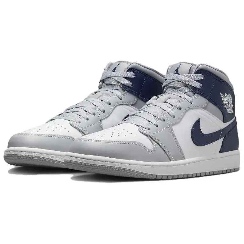 Nike Air Jordan 1 Vintage أحذية كرة السلة للرجال منتصف أعلى أبيض / الذئب الرمادي / منتصف الليل الأزرق الداكن أحذية رياضية DQ8426-104