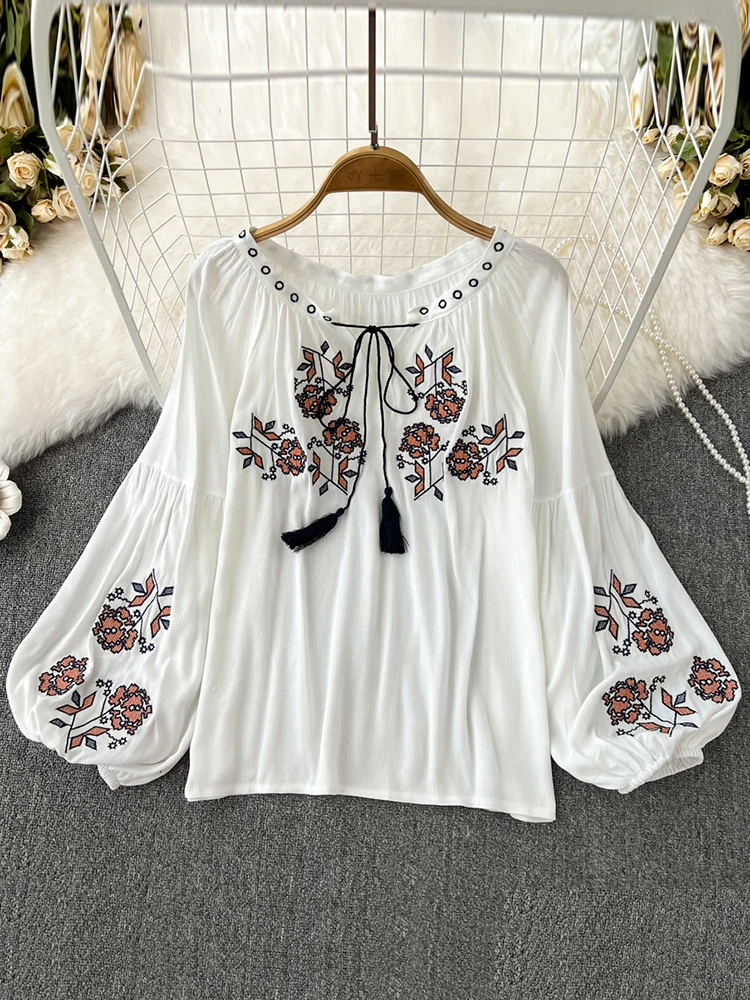 Women\'s Retro Blouse National Style Embroidered Lace-Up Tassel V-Neck Lantern Sleeve Tops Loose All-Match Female Blusa G05