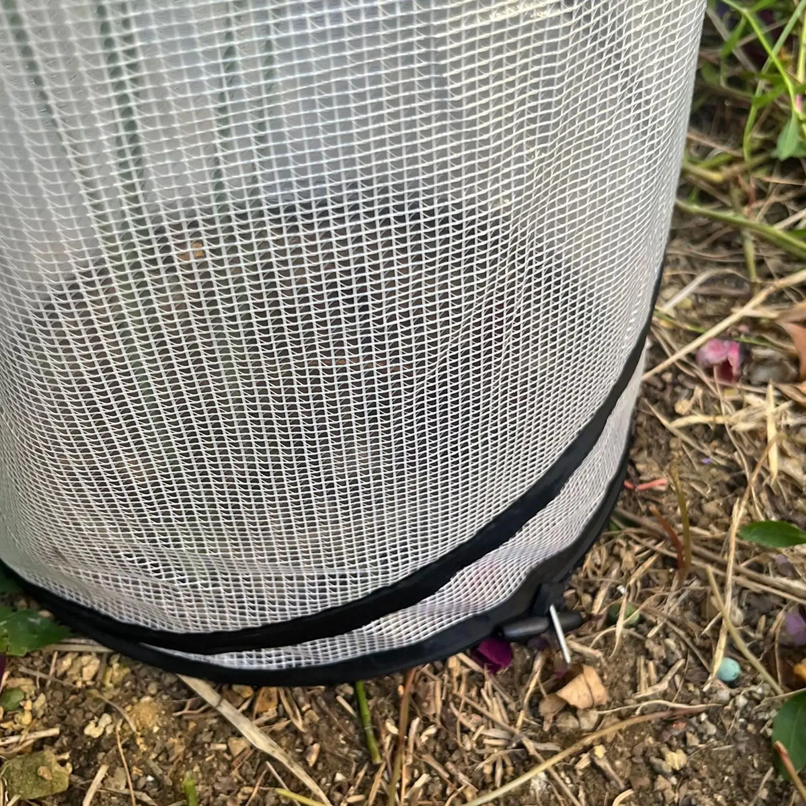 Plant Winter Protection Cones 2-Pieces Foldable Antifreezing Protection Portable Flower Winterizing Cover for Garden Yard Farm