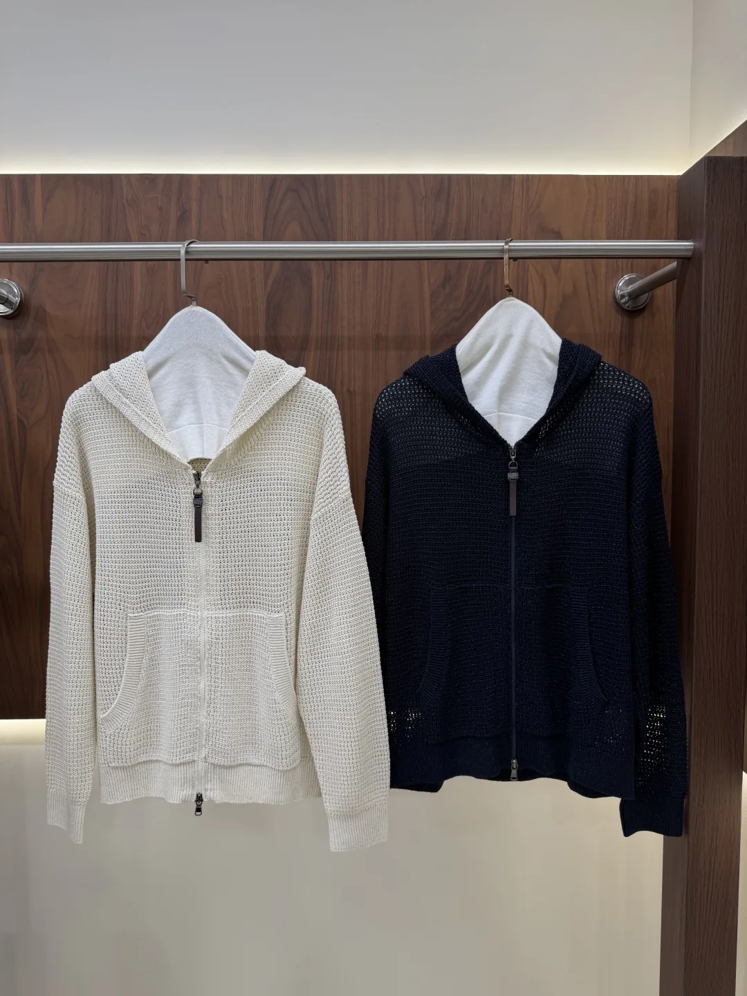 

Women'S High-Quality, Stylish Long-Sleeve Knitted Hoodie With Zipper And Chain Detail – New Early Autumn Collection