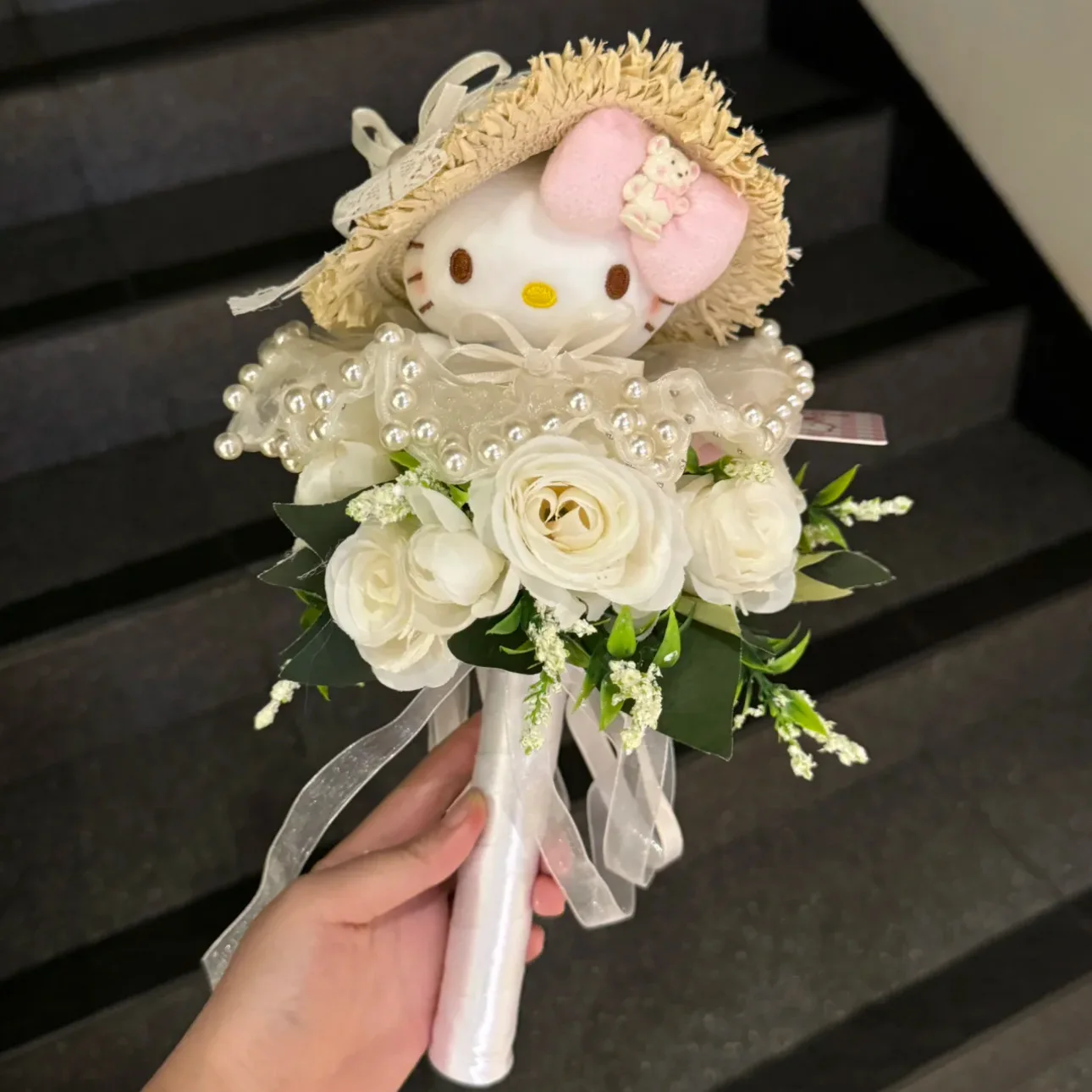 

Sanrio Hello Kitty Artificial Flower Bouquet Cute Straw Hat Pearl Decor Wedding Bridal Holding Flower for Girls Gift