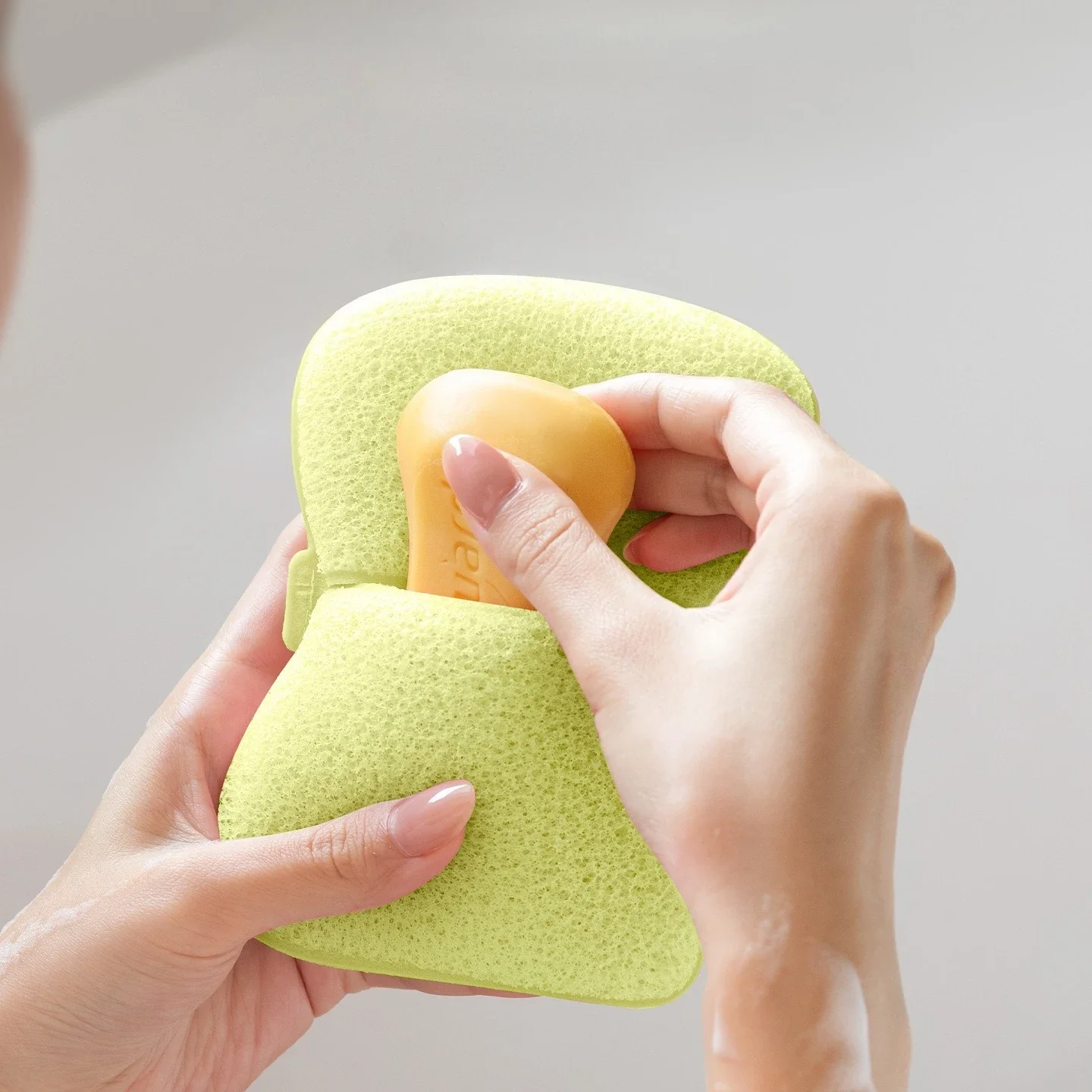 Wiederverwendbarer Seifenbeutel mit verdicktem Netzgewebe für reichhaltigen Schaum beim Körperwaschen und sanftem Peeling in Bad oder Dusche