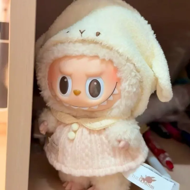 

Labubu Baa Baa Sheep 17 см: плюшевый костюм ручной работы для кукол 1-го и 2-го поколения с текстурой из мягкой шерсти (только одежда)