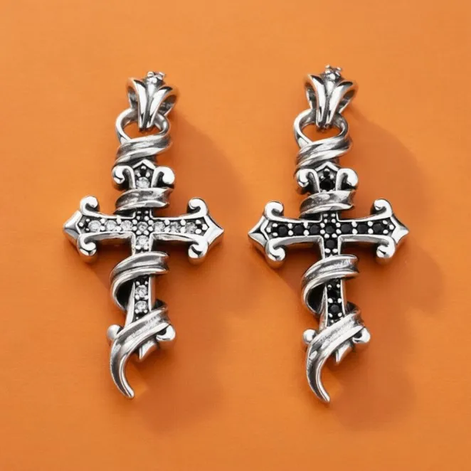Korean version 925 sterling silver with diamond and white diamond as a gift for girlfriend, size double cross necklace pendant f