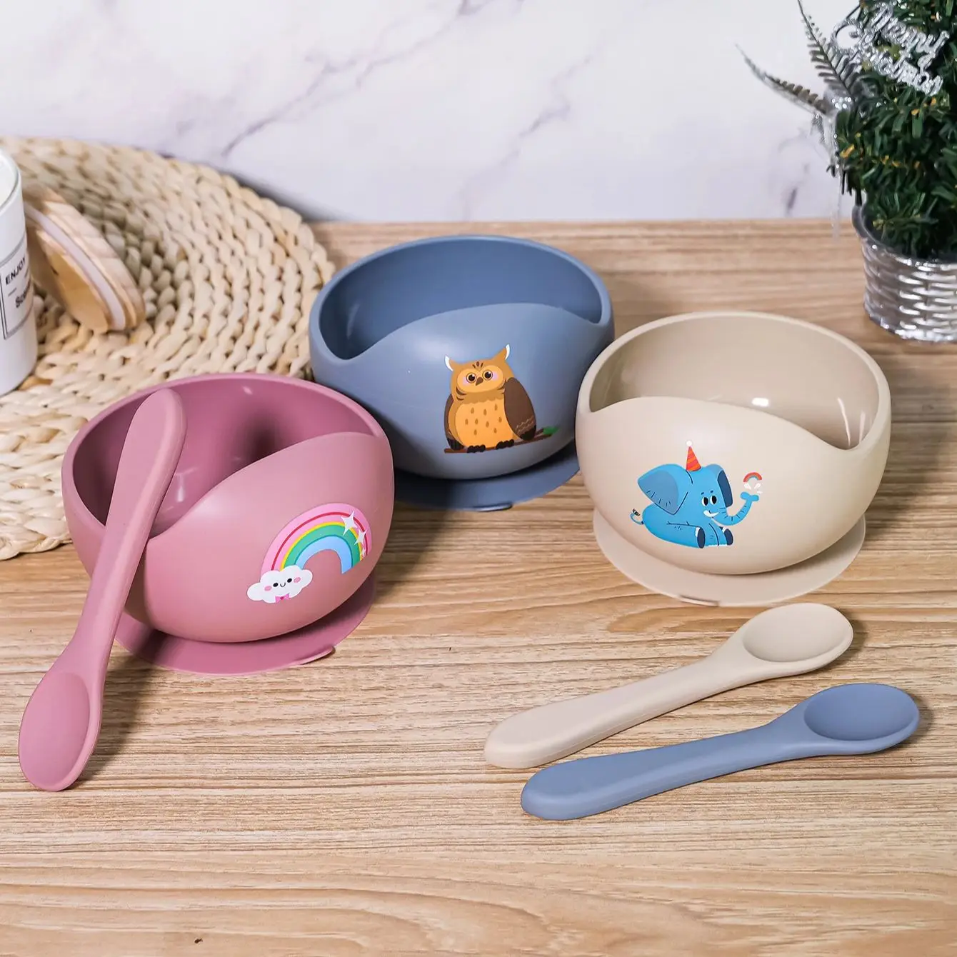 TYRY.HU 2pcs Baby Soft Silicone Sucker Bowl Set Cute Cat Plate Cup Bibs Spoon Fork Sets Non-slip Tableware Baby Feeding Dishes