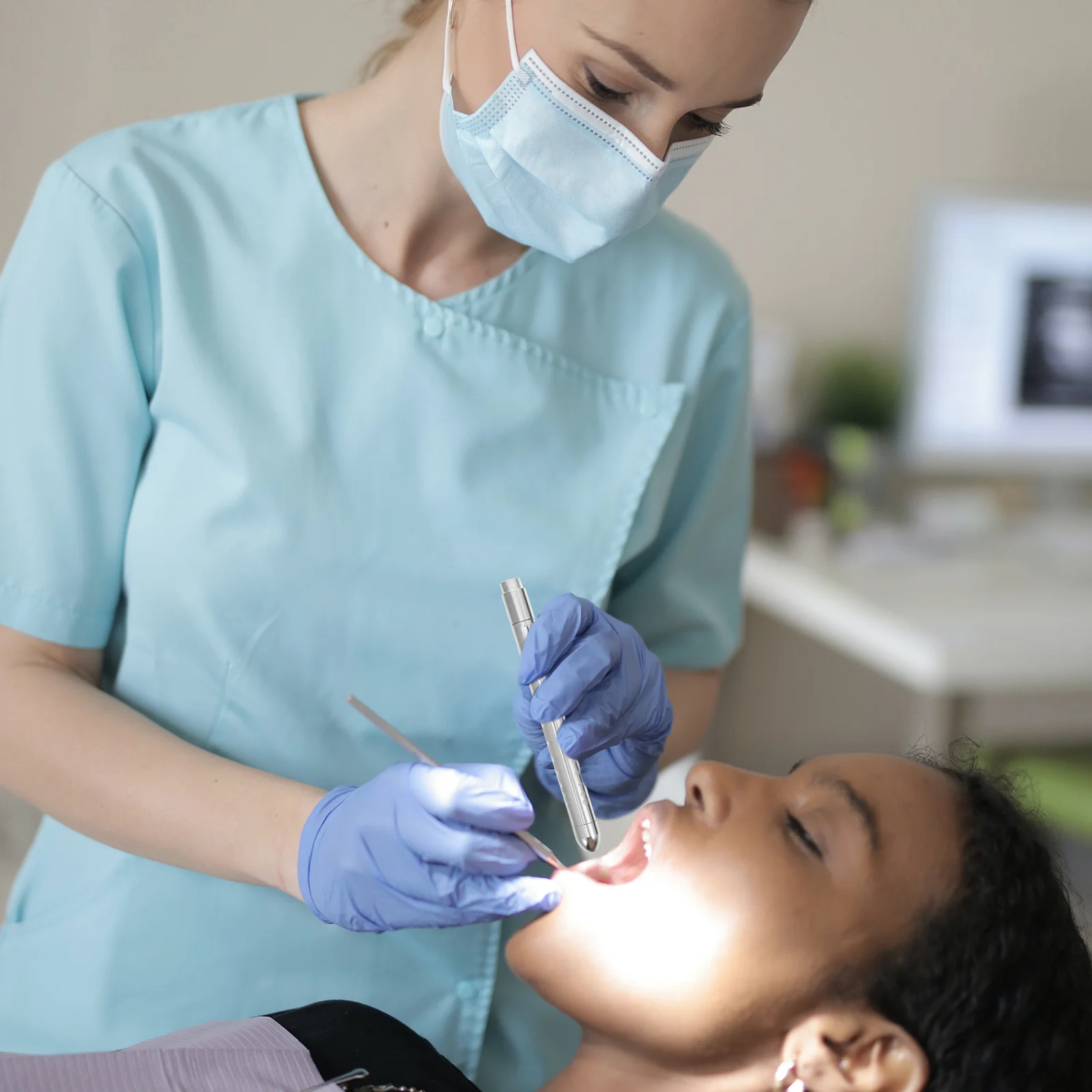 

2Pcs LED Medical Pen Light Compact Design Aluminum Body Easy Storage Push Button on Off Inspection Pen Lamp Nurse Doctor Use