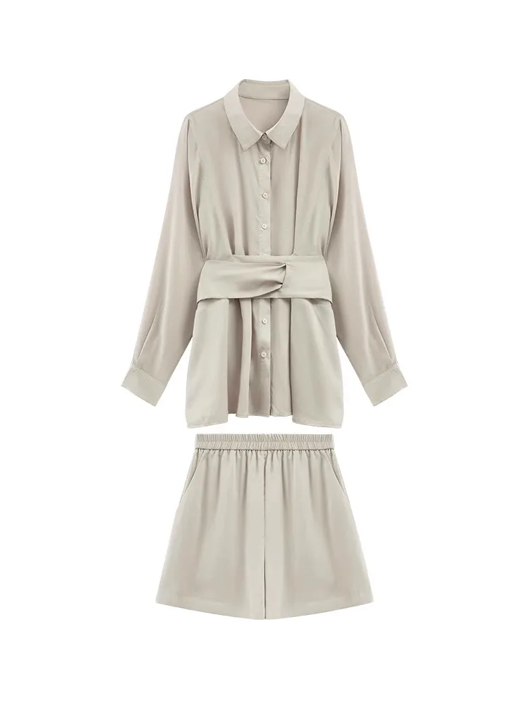 Elegante traje de verano de dos piezas para mujer, camisa de manga larga con cinturón y protector solar, pantalones cortos a juego, conjunto informal ligero, uso diario