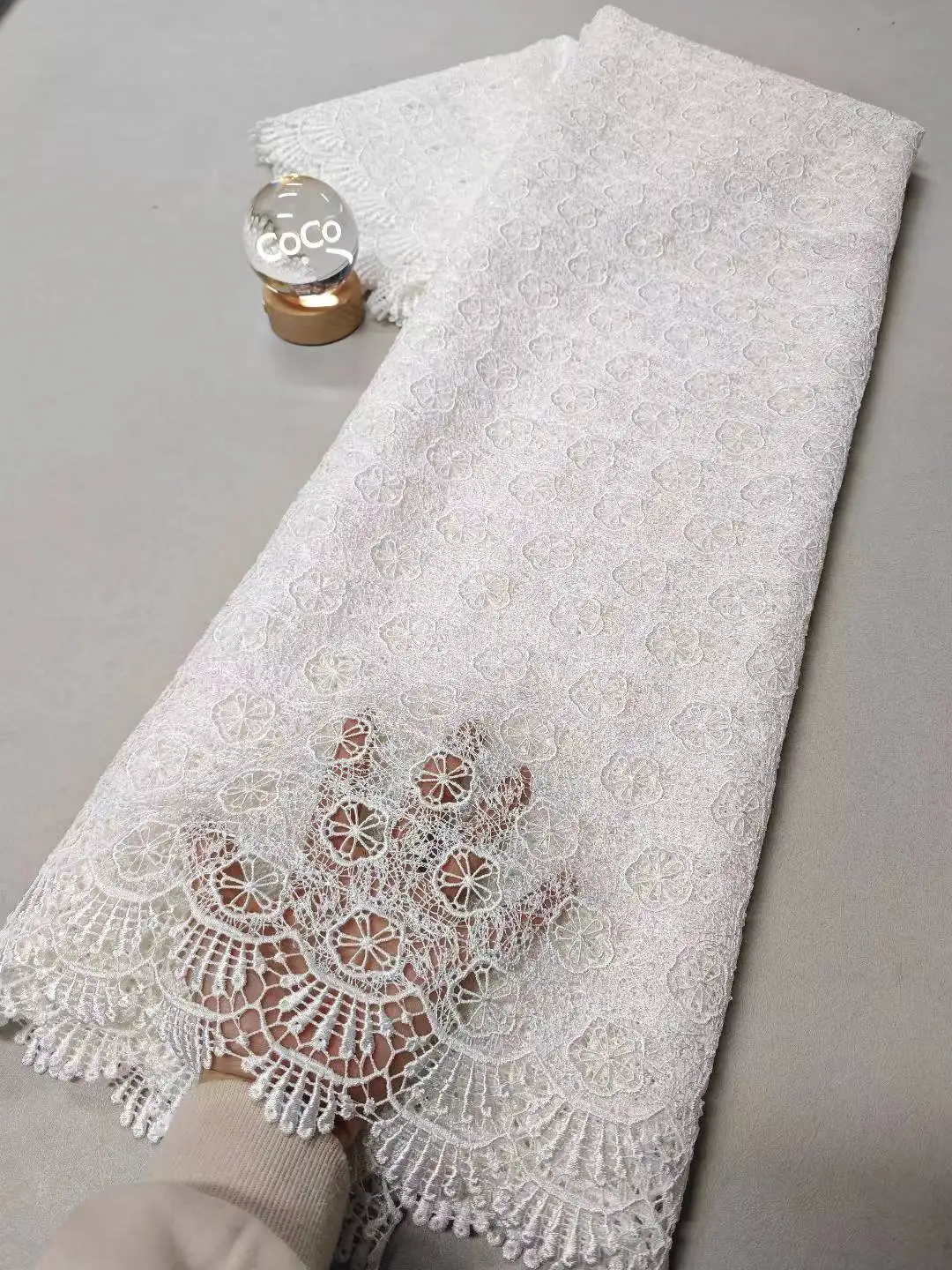 

2025 африканская нигерийская кружевная ткань высокого качества с вышивкой, водорастворимая тюль, свадебное платье, гипюровое платье с блестками, XL137, 5 ярдов