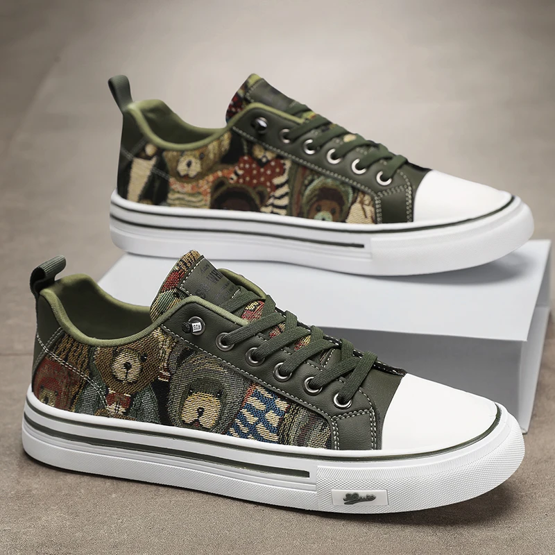 

2025 Summer New Men's Casual Shoes Cartoon Bear Print Canvas Outdoor Breathable Mens Sneakers Fashion Comfortable Anti Slip