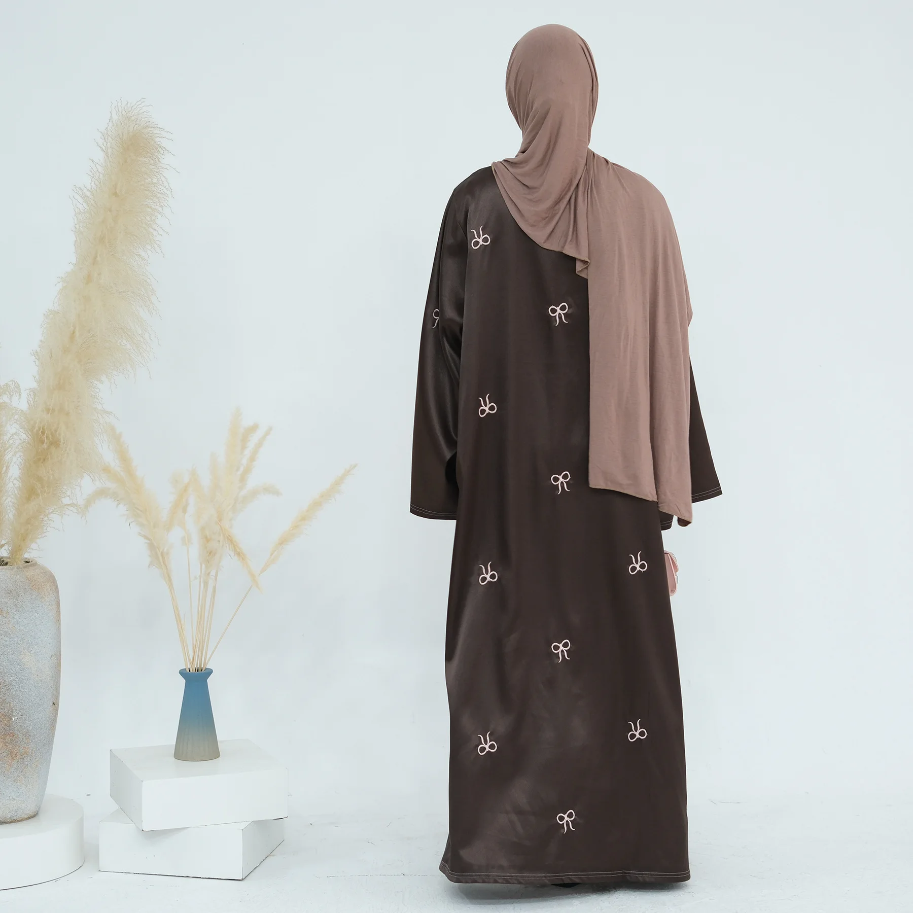 Female Muslim Dress Cardigan Islamic Clothing Satin Open Abaya with Embroidered Bow Wholesale for Summer Winter Made Cotton