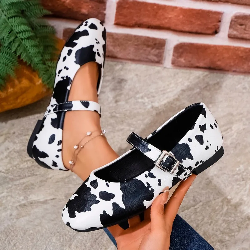 

2025 New Summer Flats Woman Loafers Shoes Casual Shallow Sandals Fashion Women Shoes Designer Walking Sport Ladies Sneakers