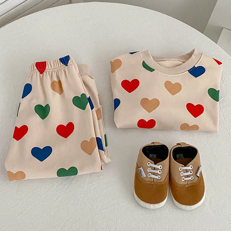 2023 Neues Herbst-Kleidungsset für Kleinkinder, Mädchen, Farbe Herz, stilvolles zweiteiliges Pullover-Sweatshirt und Hose-Set für Babys und Jungen