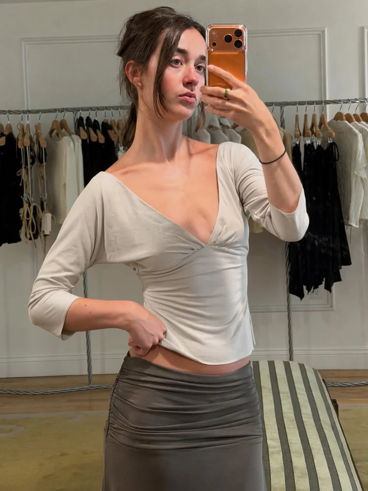 Tossy Summer V-Neck Sexy T-Shirts Top Women Patchwork Casual Solid Slim Commute Y2k Top Pullover Female Backless Tee Top 2026 image 4