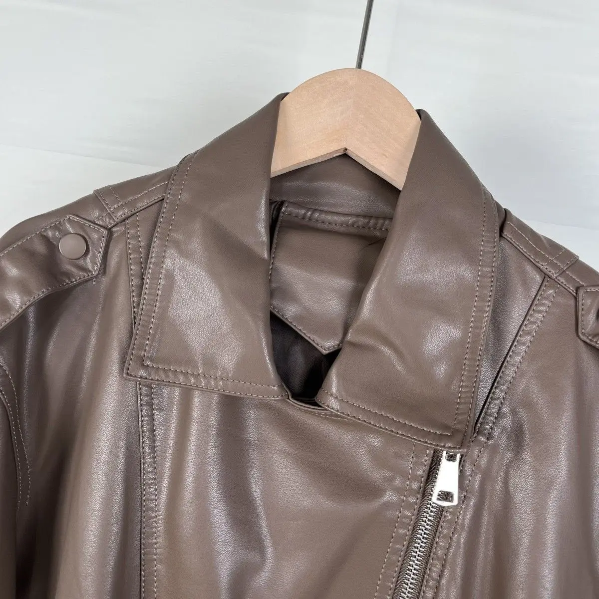 2025 primavera y otoño nueva chaqueta de cuero para mujer chaqueta corta adelgazante de piel sintética para ir al trabajo