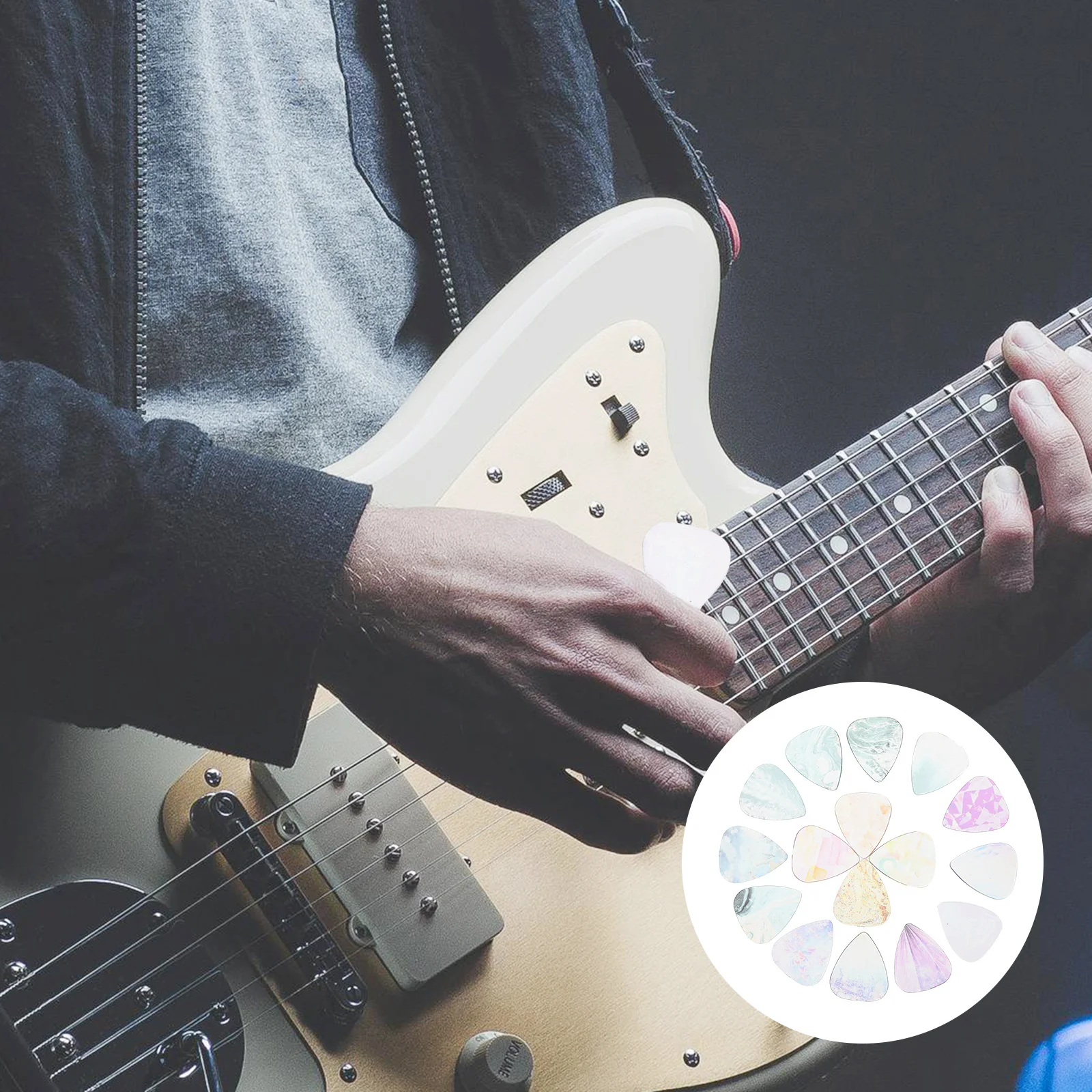 

16Pcs Guitar Picks Wear Resistant Triangular Acoustic Ukulele Portable Guitar Practice Accessories Ukulele Picks