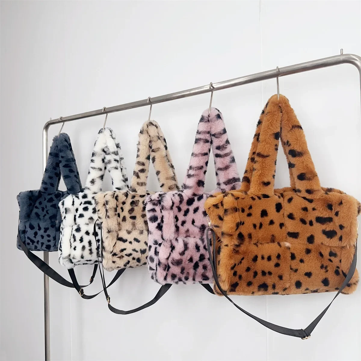 Luxury Leopard Tote Bag Fluffy Faux Fur Bags for Women's Bag Winter Warm Plush Shoulder Crossbody Bags Designer Handbags Shopper