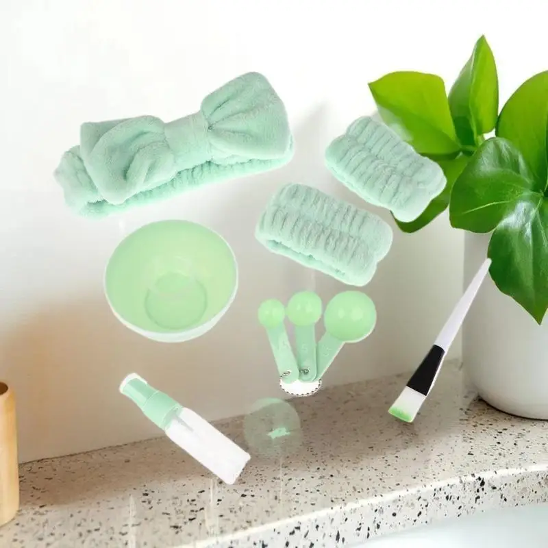 12-teiliges Reise-Kosmetikset - Auslaufsichere Flaschen mit Gesichtsreinigungs-Stirnband, Handgelenkschlaufe, Sprühflasche & Gesichtsmasken-Schale