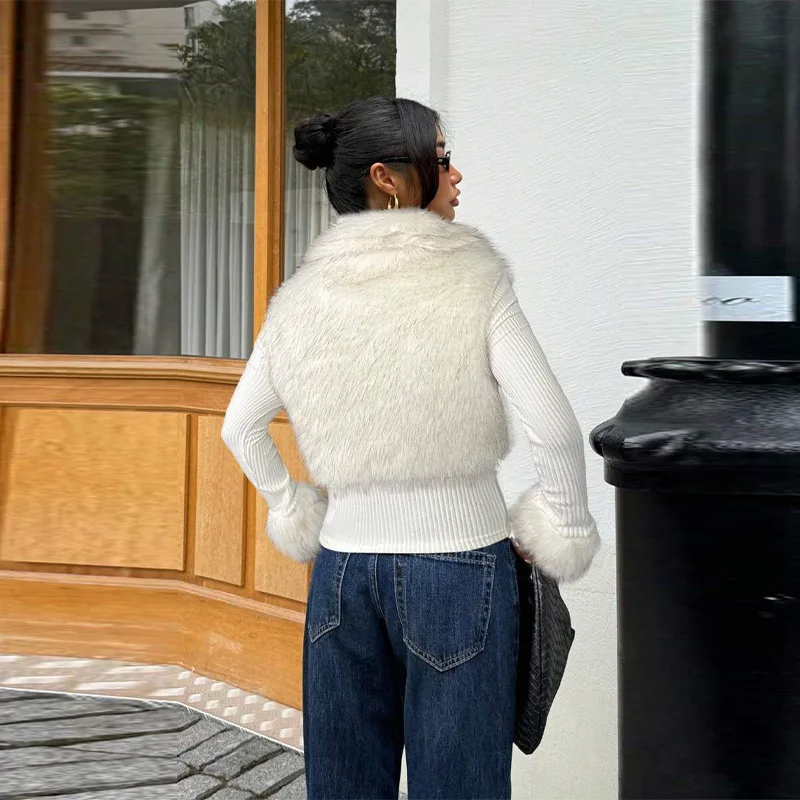

Y2K Streetwear Outerwear for Casual Daily Street Style Outfits 2026 Women's Beige Faux Fur Trim Zip Up Crop Jacket