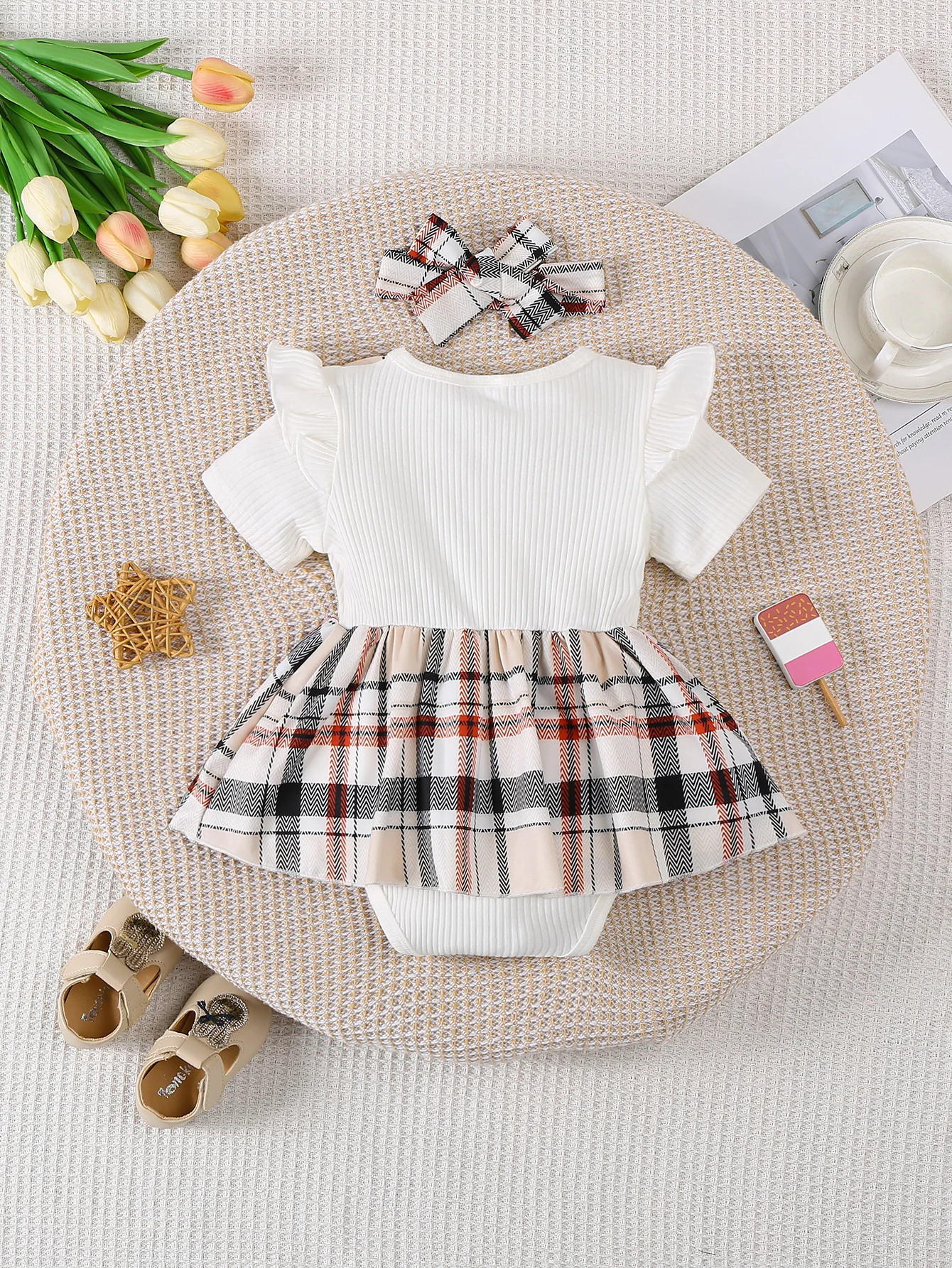 بدلة قفز على شكل مثلث للفتيات الصغيرات غير رسمية مرقعة منقوشة مزينة بفيونكة مكونة من قطعتين (بما في ذلك عصابة رأس) صيفية