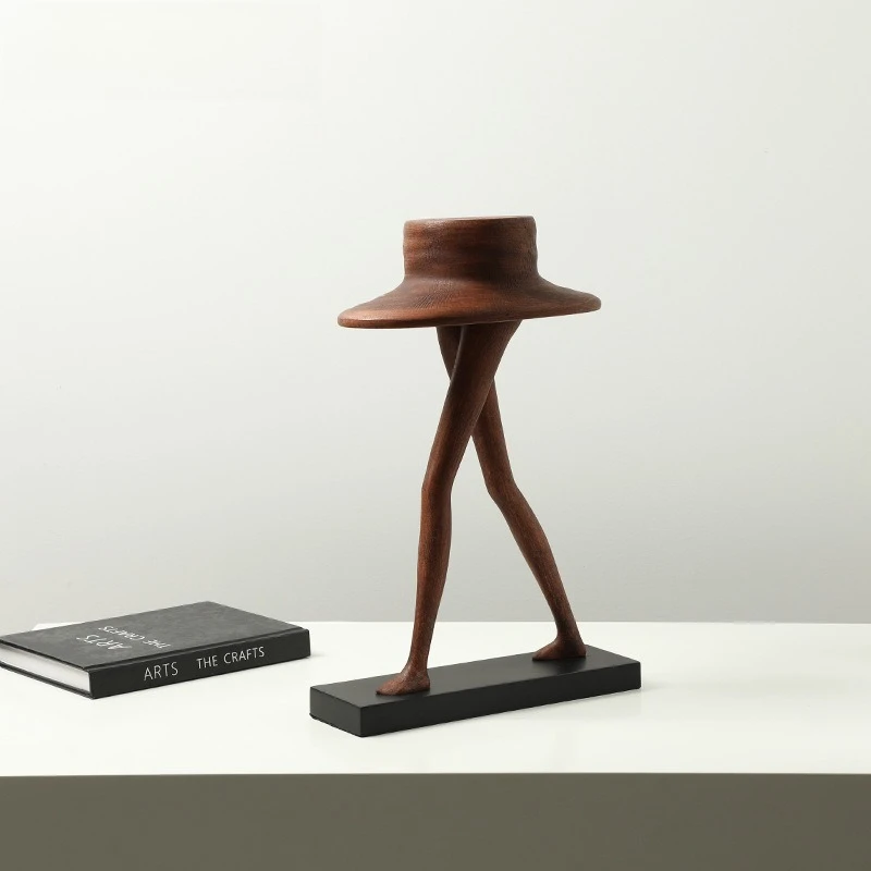 Italian minimalist retro abstract solitary hat long-legged man sculpture sales office hotel entrance decorative cabinet creative