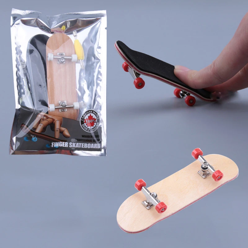 

Mini Fingertip Maple Skateboard Swingable Stand Novelty Toy Double Buckboard Indoor Desktop Game Toys Children Interactive Toy