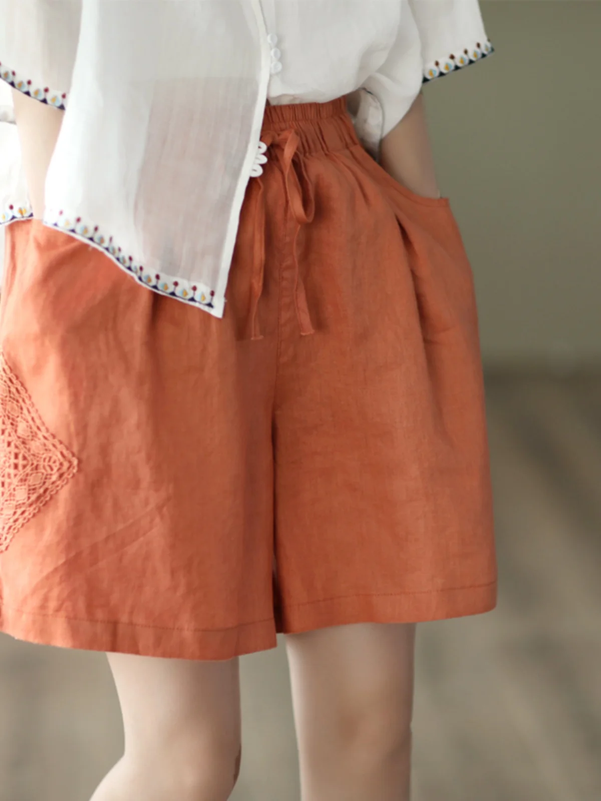 Retro Patchwork Hohl Haken Blume Leinen Breite Bein Hosen Frauen Sommer Belted Elastische Taille Lose Fit Casual orts