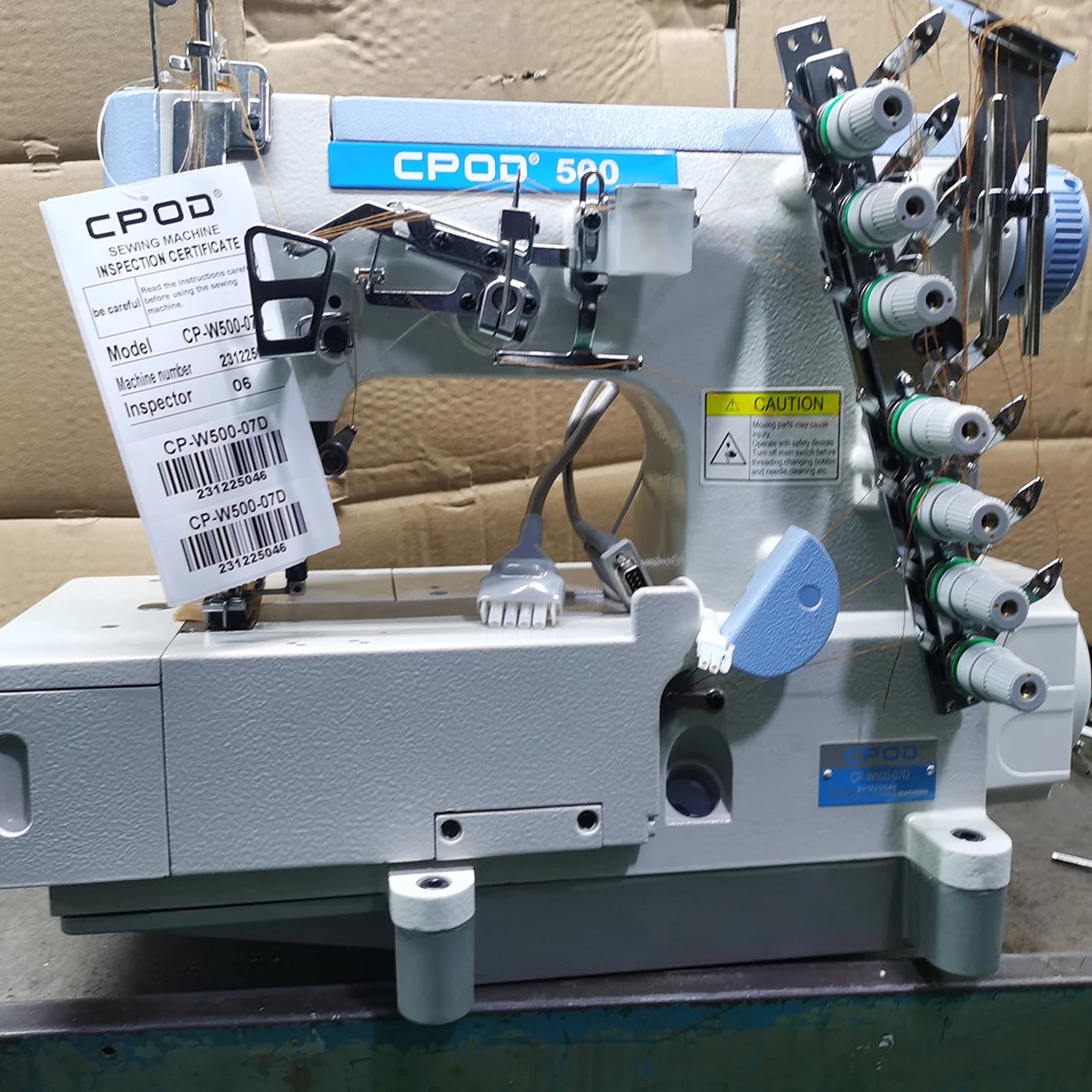 Máquina de Coser Industrial de Alta Velocidad CP-W500D de Tres Hilos y Siete Agujas para Tela Vaquera Gruesa