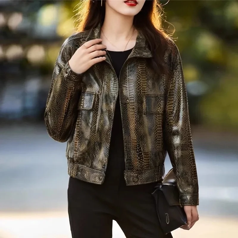 أزياء المرأة سترة جلدية فضفاضة معطف قصير الشارع الشهير جلد الثعبان الملمس ملابس خارجية الوقوف طوق سترة عادية ربيع الخريف