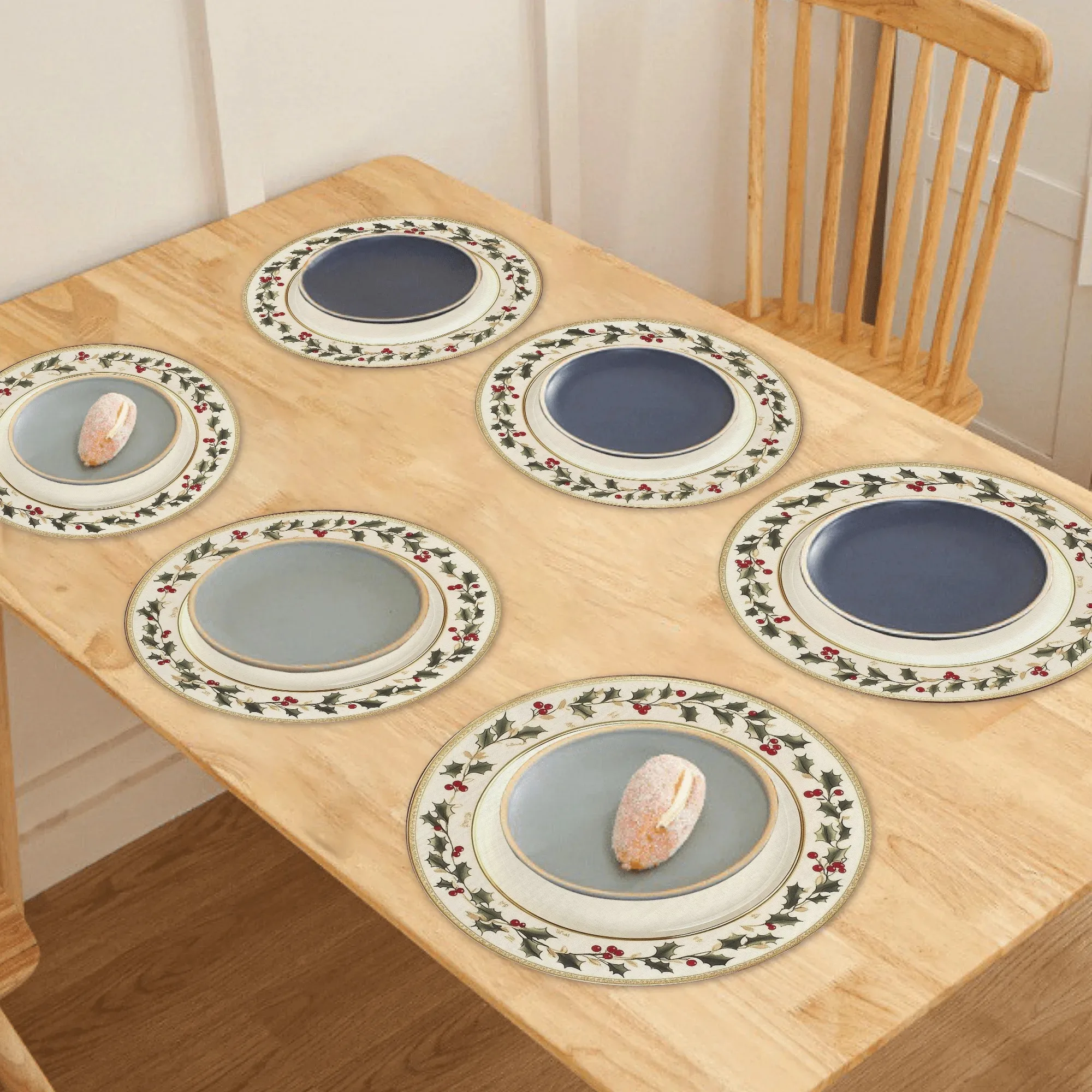 VIKAMA 6PC Christmas Holly Berry Meal Mat Round Anti Heat Mat Holiday Home Banquet Desktop Decoration and Accessories