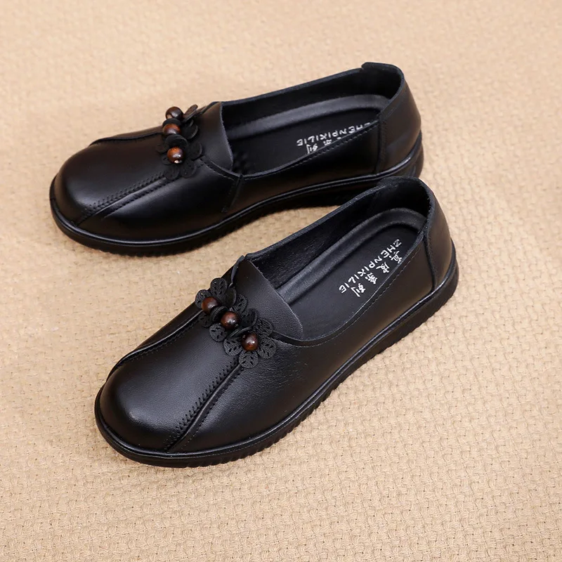 أحذية جلدية متعددة الاستخدامات ربيع الخريف موضة أحذية الحفلات غير الرسمية وصول المرأة الجديدة خمر