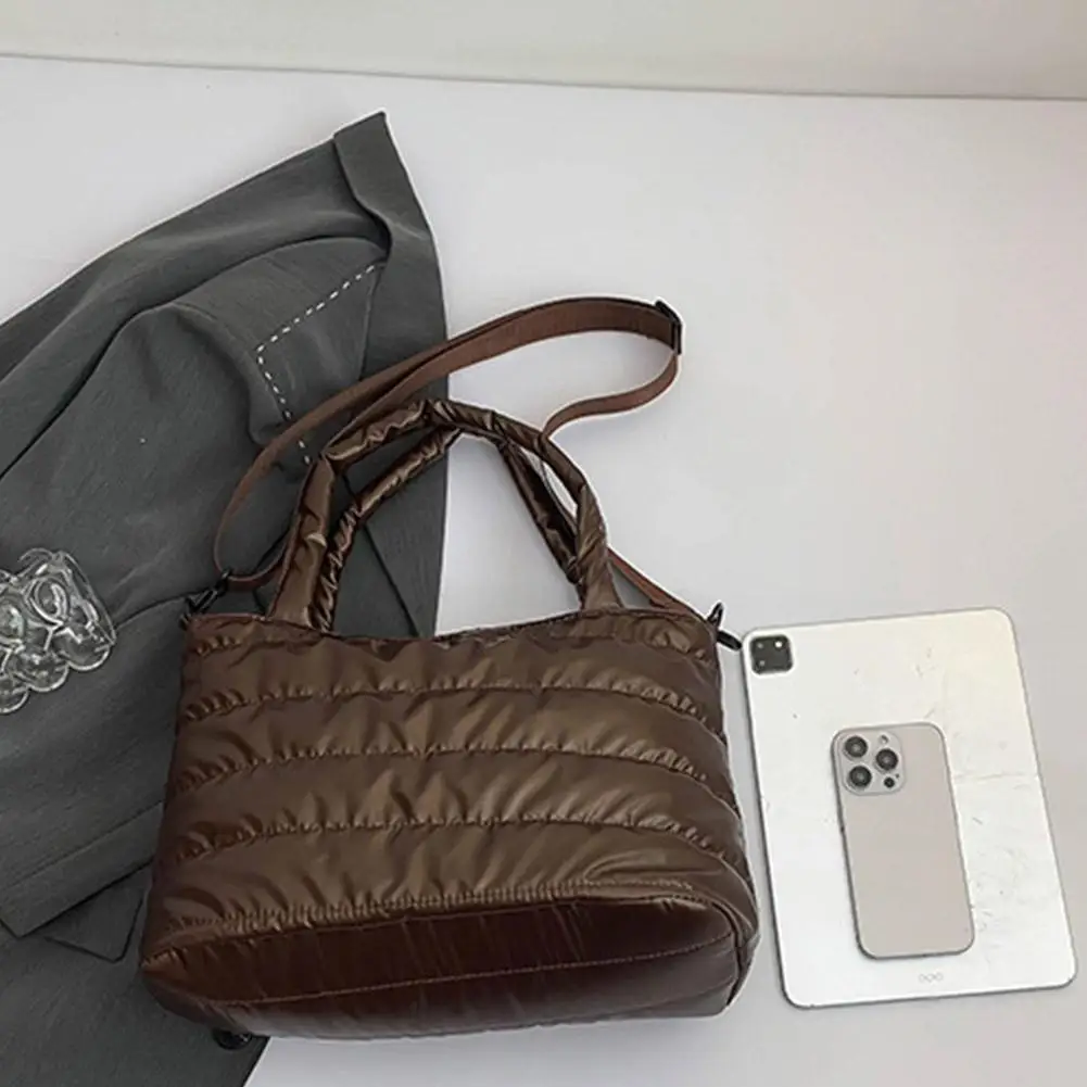 Damen-Umhängetasche aus Baumwolle mit Stickerei-Detail, Einzel-Schulter-Handtasche, Modisches Herbst-Winter-Design mit Glanzoberfläche – Detail 35