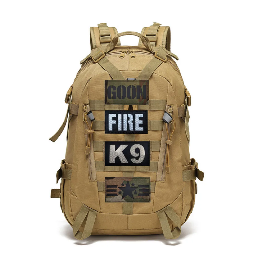 Mochila táctica camuflaje CP con brazalete reflectante IR y velcro - imagen 4