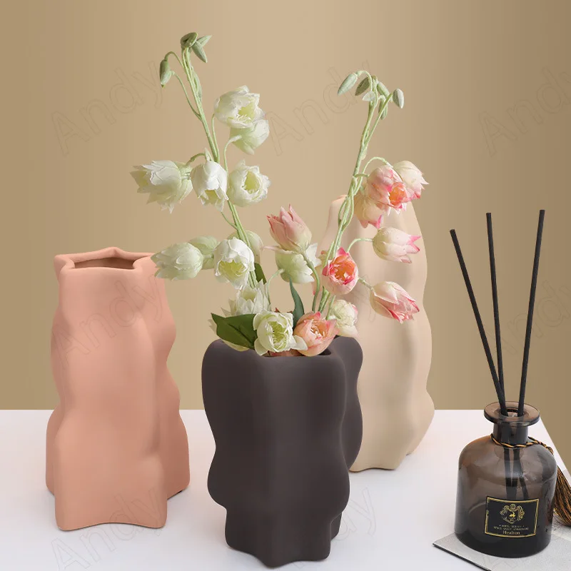 European Ceramic Vase Irregular Modern Art Home TV Cabinet Flower Vases Western Restaurant Desktop Romantic Atmosphere Ornaments