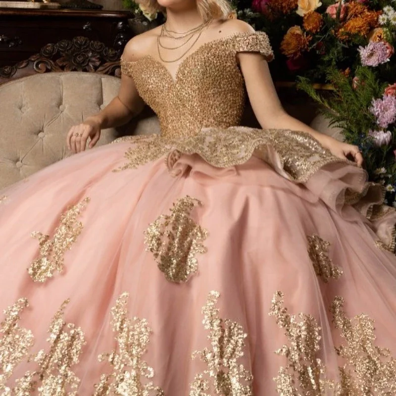 Angelsbride ชุดชุดไปงานเต้นรำสีชมพู Quinceanera ชุด vestidos 15 años quinceañera ประดับด้วยทองประดับด้วยลูกปัด ballkleider ฉัตร